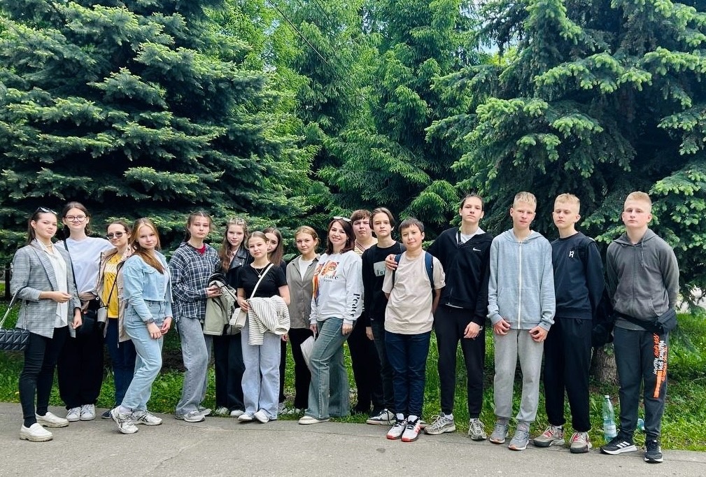 Дни за днями пролетели, Промелькнули, словно сны....