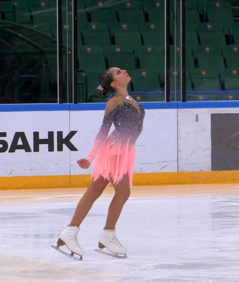 Соревнования по фигурному катанию.