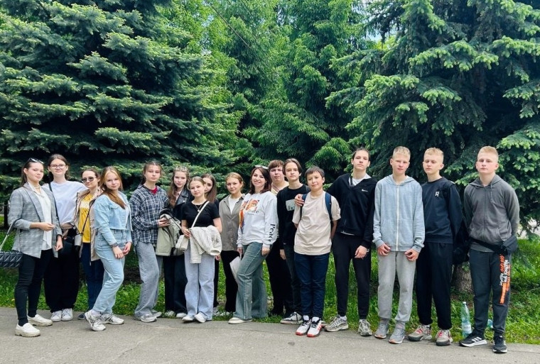Дни за днями пролетели, Промелькнули, словно сны....