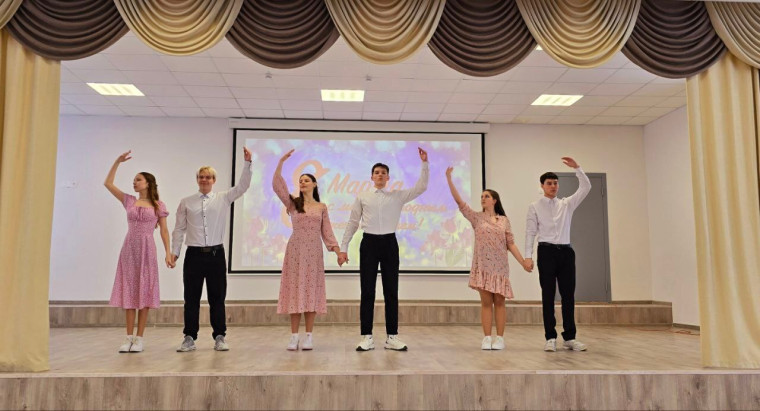 ПРАЗДНИЧНЫЙ КОНЦЕРТ.